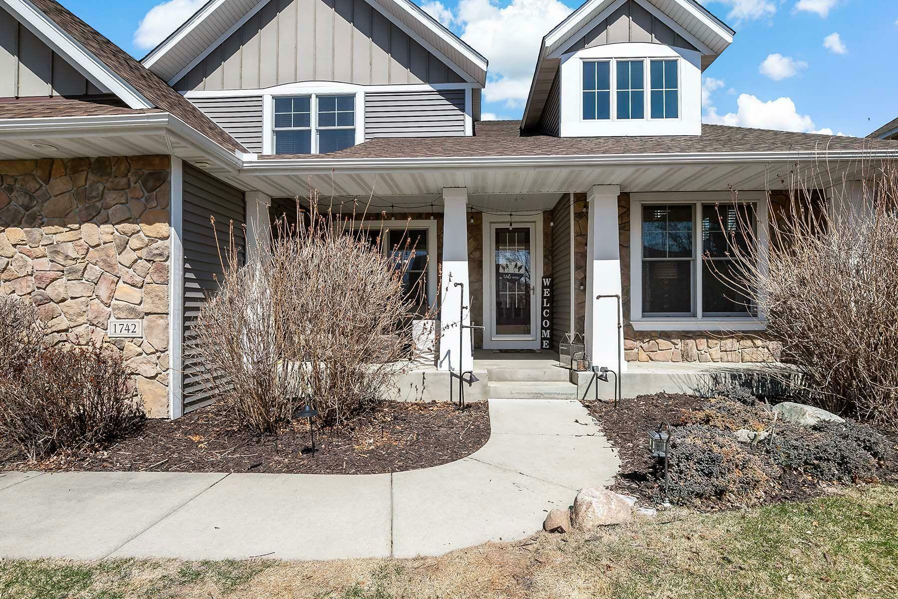 Property Photo: 1742 Carriage Drive MN 55386