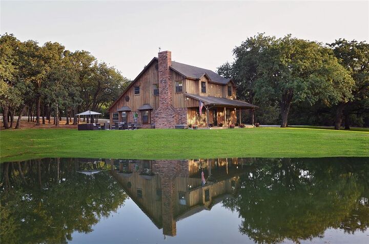 Property Photo: 701 Elm Hill Boulevard TX 76028