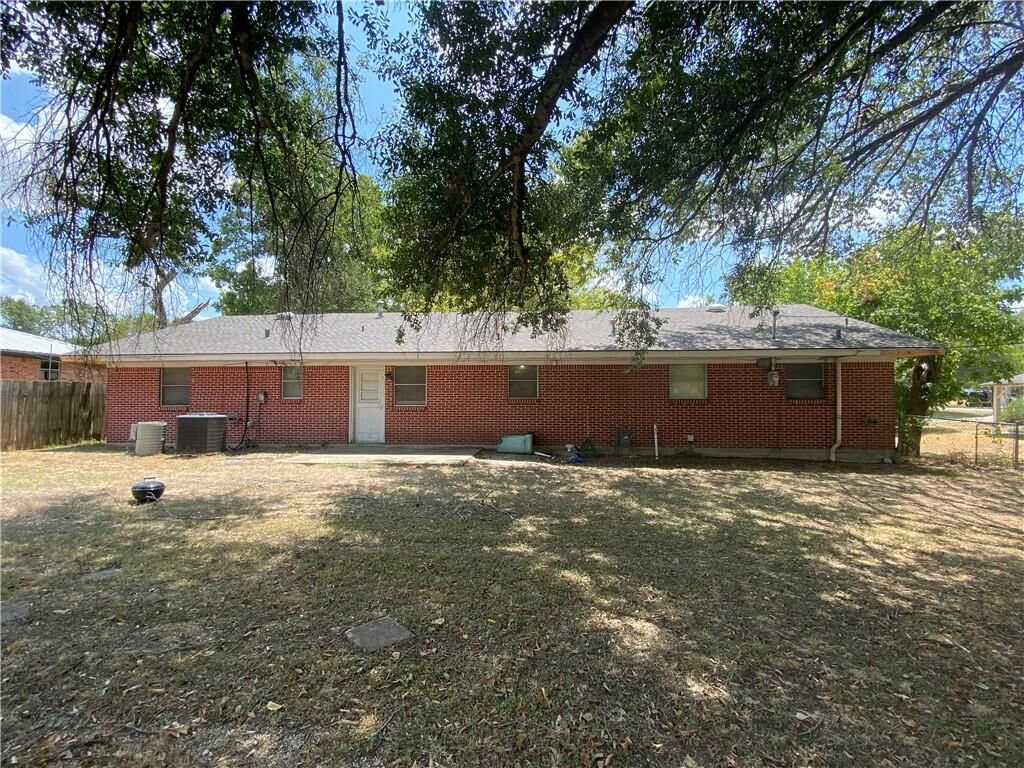 Property Photo:  116 Twin Circle  TX 76693 