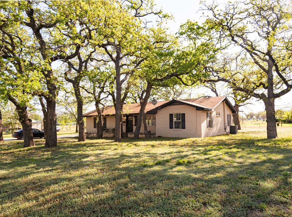 Photo de la propriété:  516 S Halbryan Street  TX 76448 