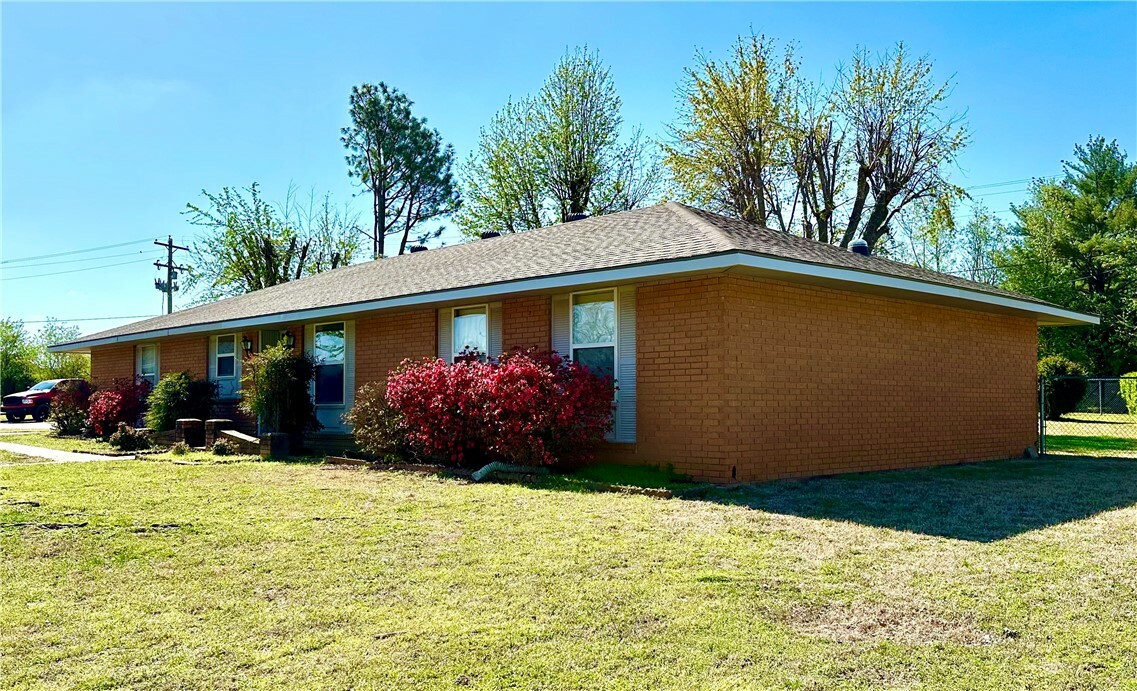 Property Photo: 2000 Magnolia Street AR 72758
