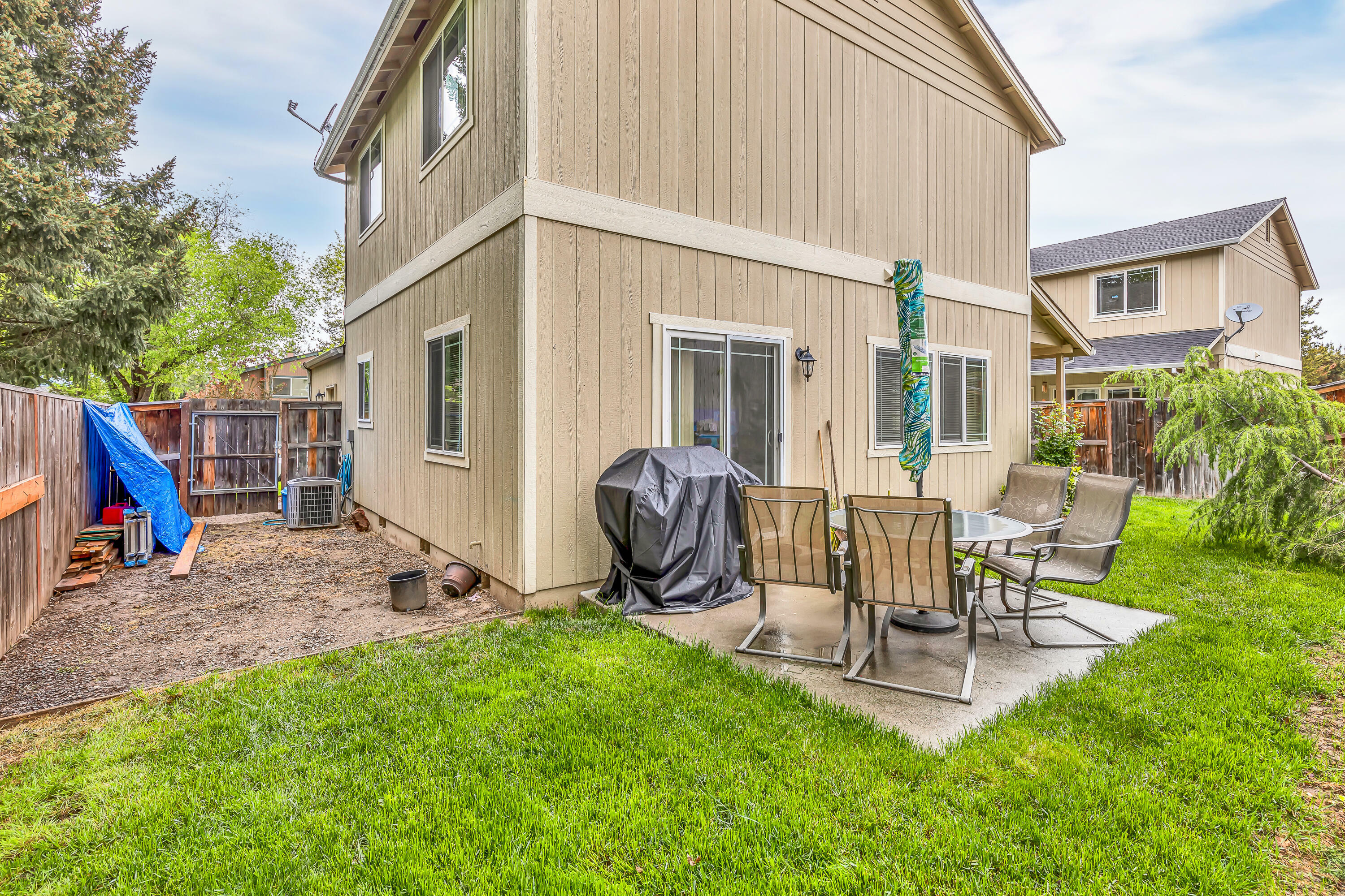 Property Photo: 710 Northwood Drive OR 97504