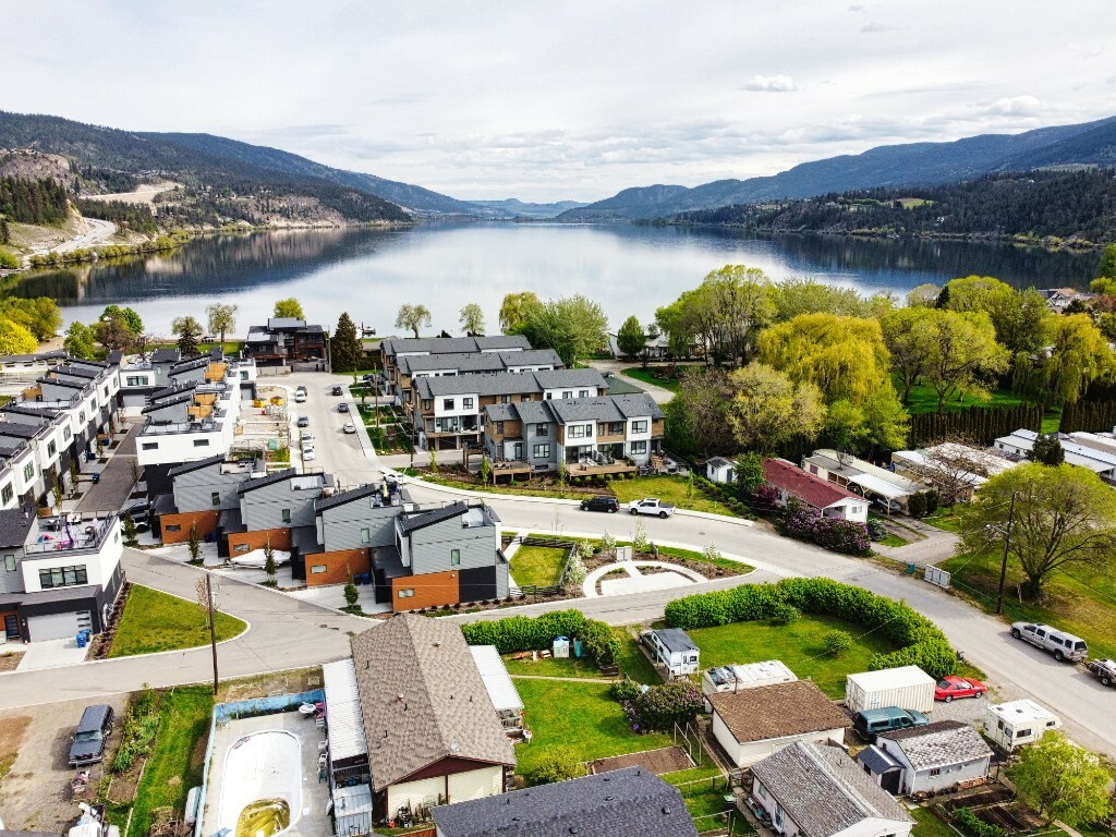 Property Photo: 3144 Woodsdale Road BC V4V 1X8