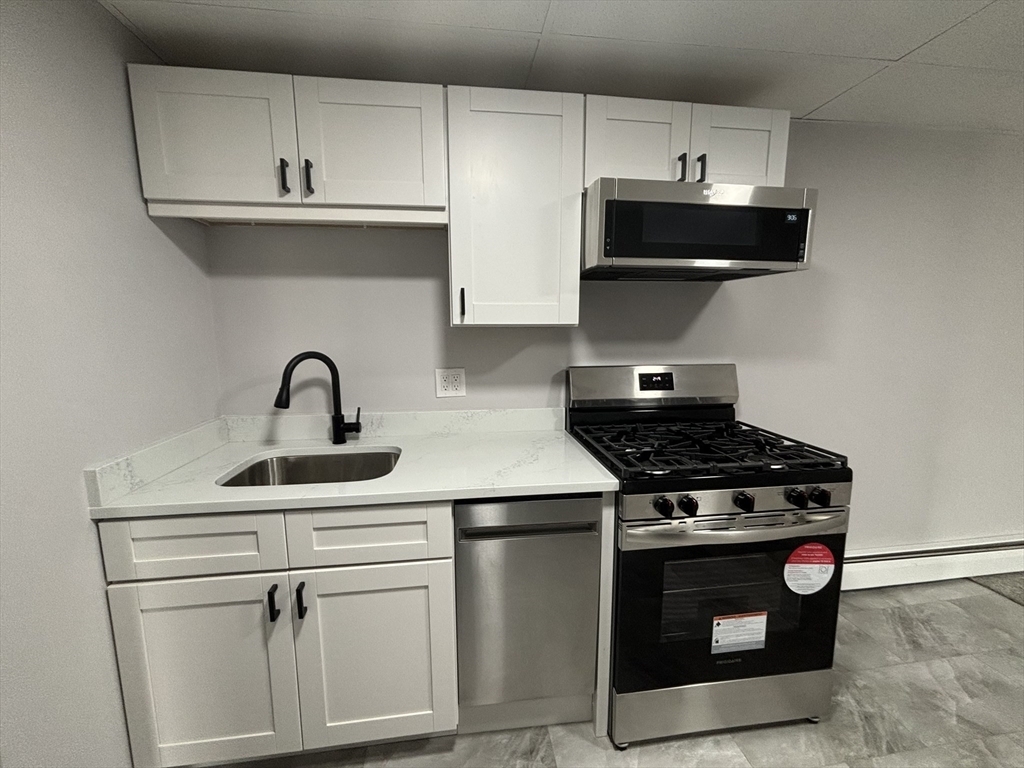 Property Photo: 215 Chelmsford St 20 MA 01824