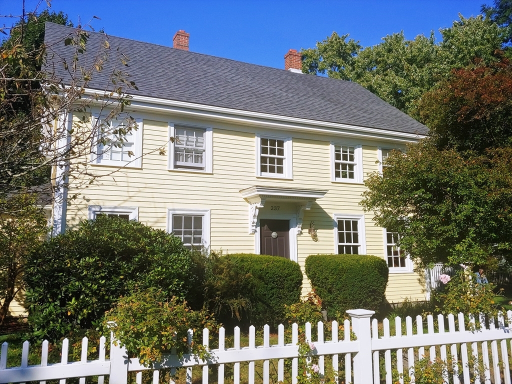 237 Granite St  Rockport MA 01966 photo