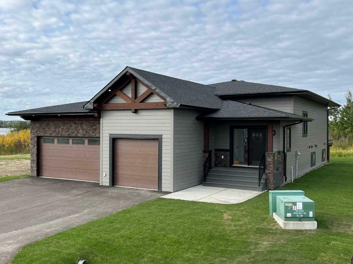 Property Photo: 10 Twin Rose Court AB T4S 1R8