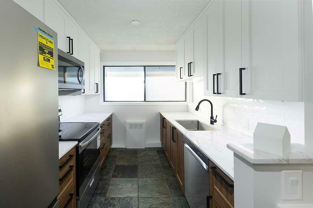 Photo de la propriété: 2400 15 Street SW 18 AB T2T 5S3