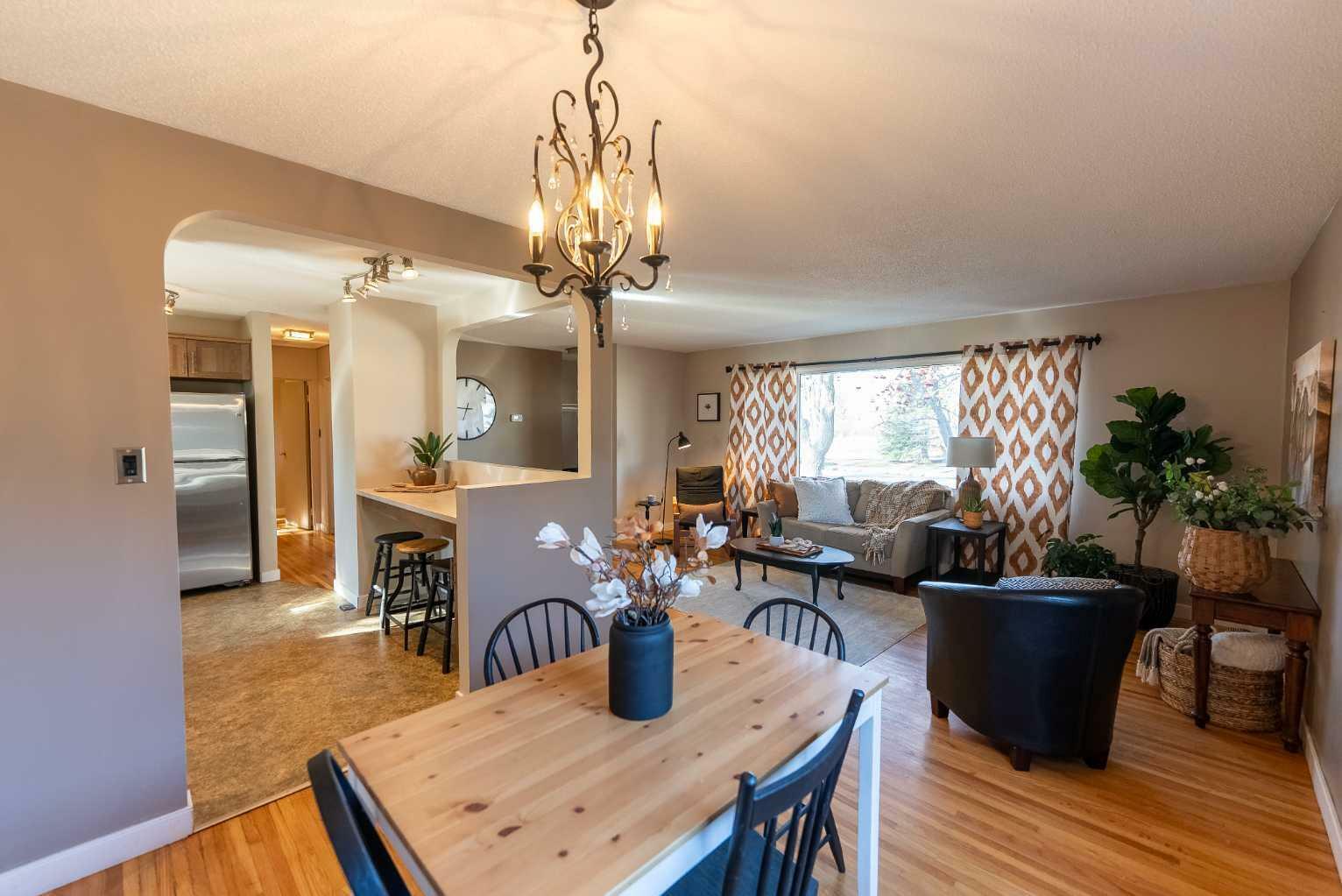 Property Photo: 4009 41 Avenue AB T4N 2X9