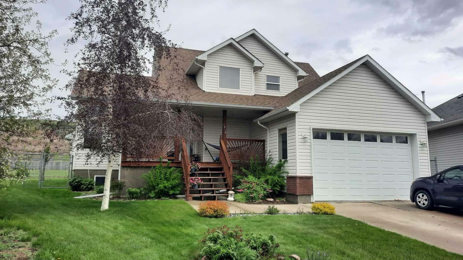 Property Photo: 1216 1 Avenue NW AB T0J 0Y1