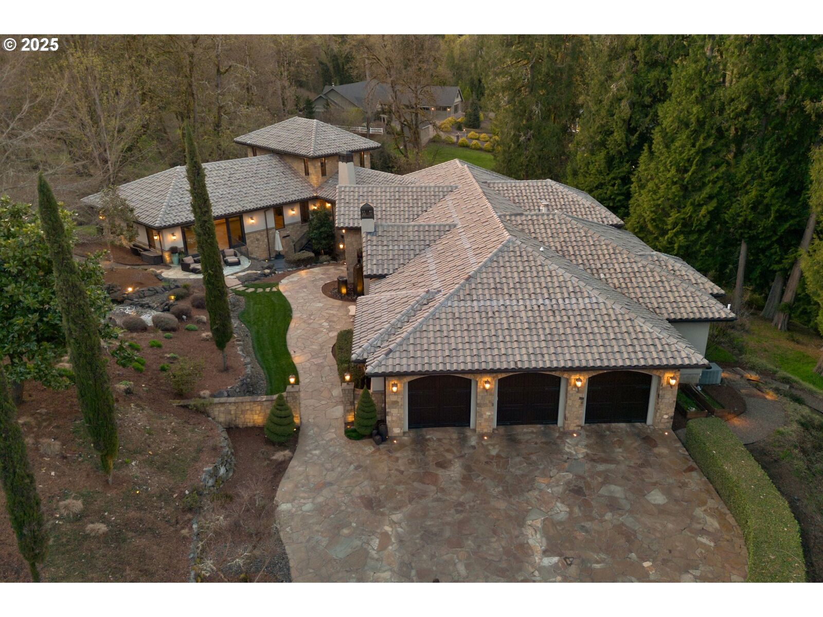 Property Photo: 17935 S Hidden Lake Dr OR 97045