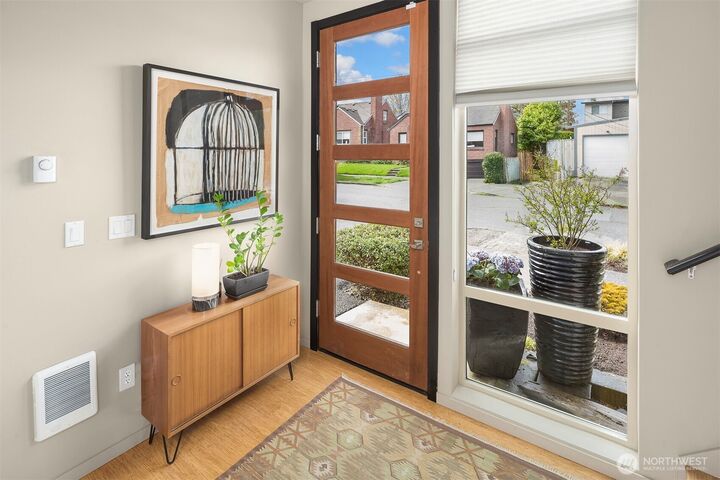 Property Photo: 8354 NW 17th Ave NW WA 98117
