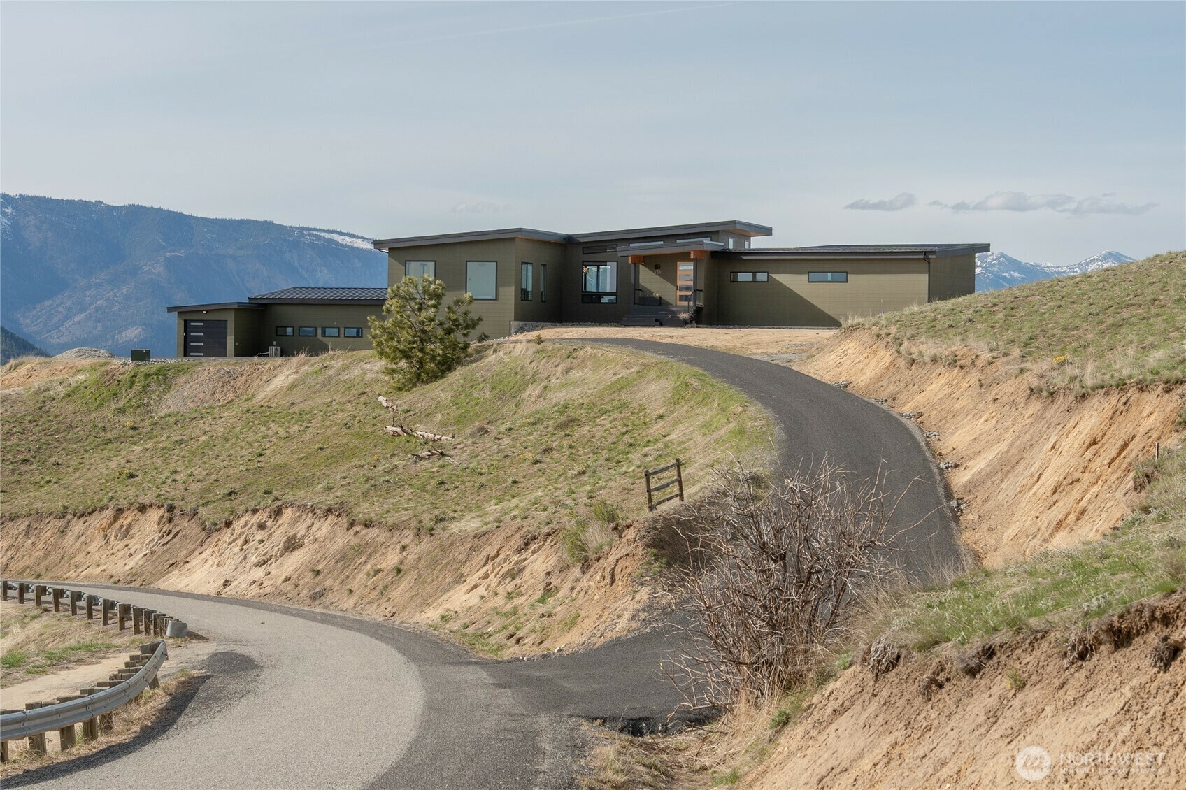 Property Photo: 350 Hawks Ridge Road WA 98816