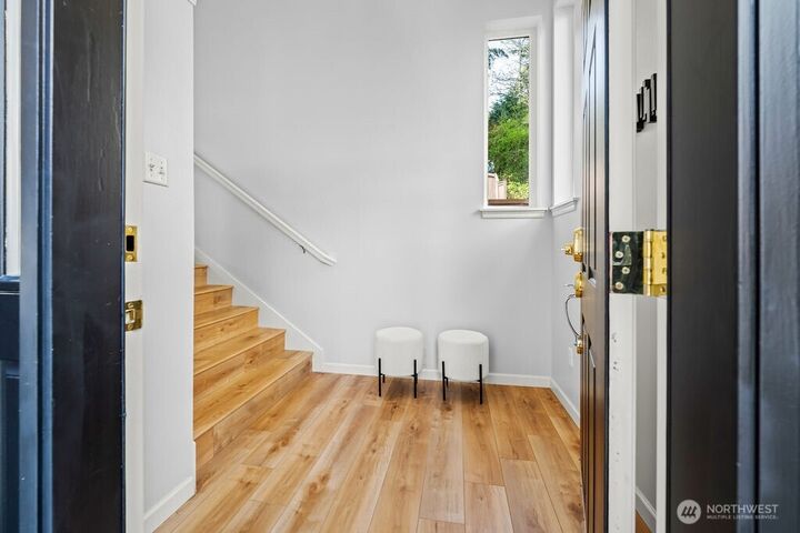 Property Photo:  11304 NE 117th Street 70  WA 98034 