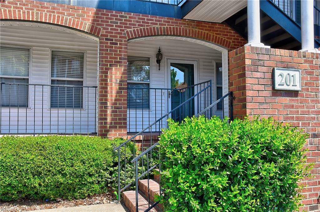 Property Photo: 201 Westover Ave 105 VA 23507