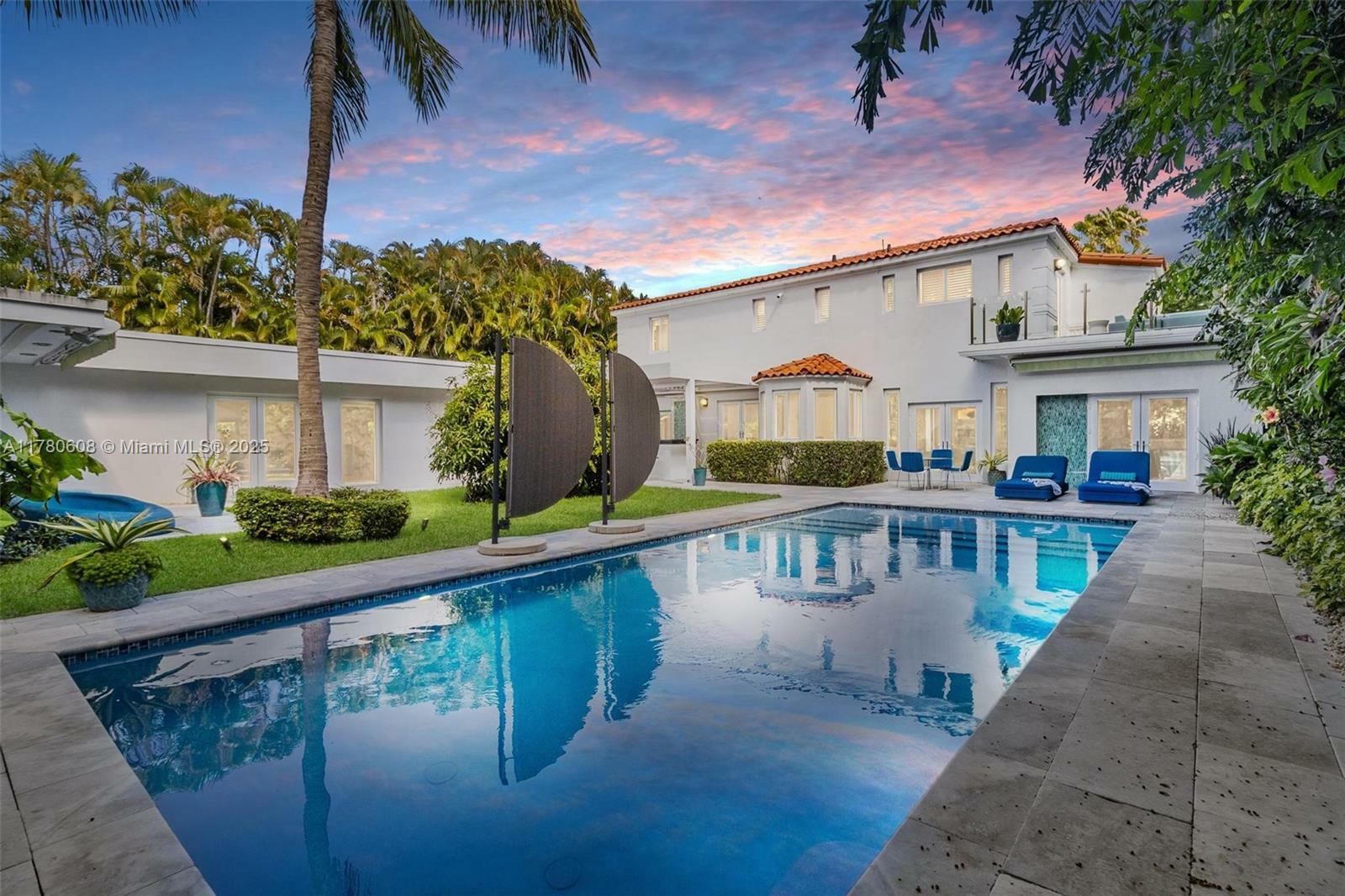 Property Photo: 2550 Flamingo Dr FL 33140