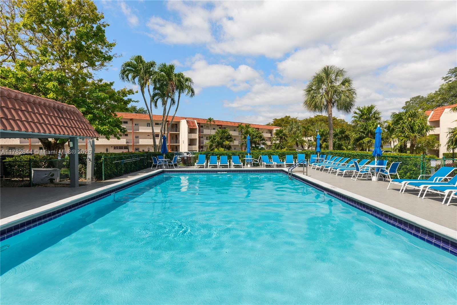 Property Photo: 400 S Hollybrook Dr 302 FL 33025
