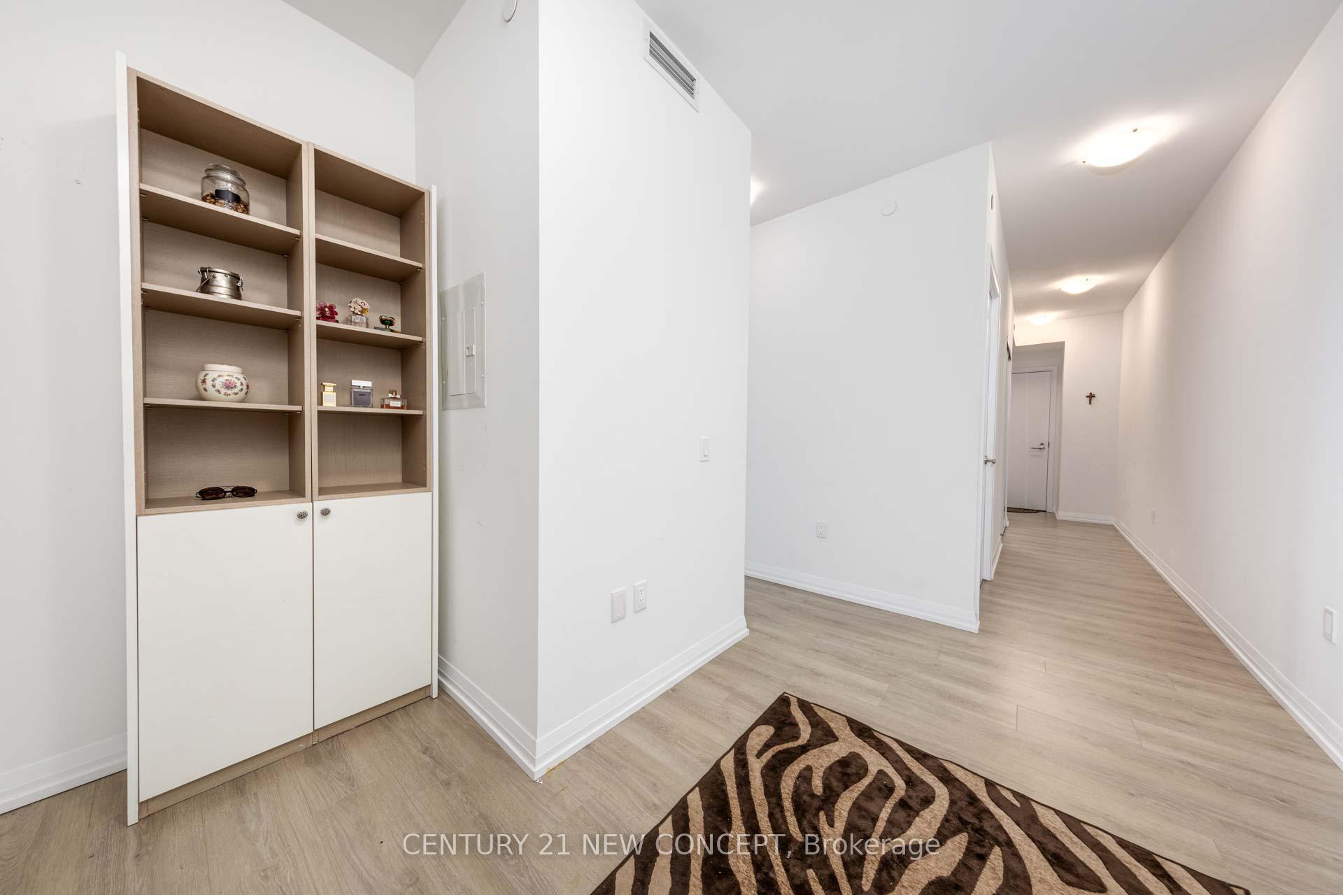 Property Photo: 25 Holly Street 1503 ON M4S 0E3