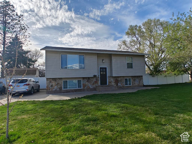 Property Photo: 289 E 900 S UT 84041