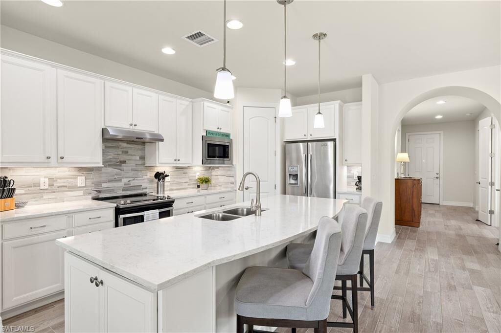 Property Photo: 11811 Darcy Pl FL 33913