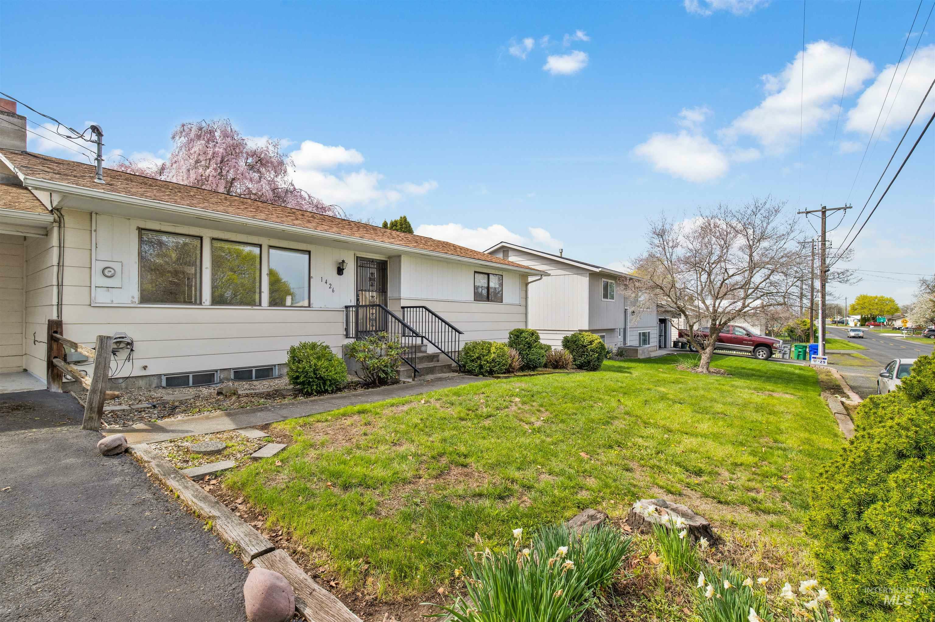 Property Photo: 1426 Powers Ave ID 83501