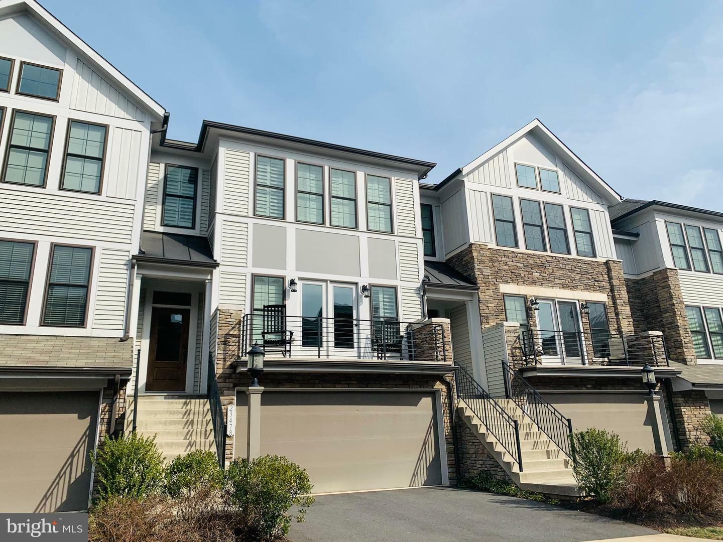 Property Photo: 23478 Epperson Square VA 20148