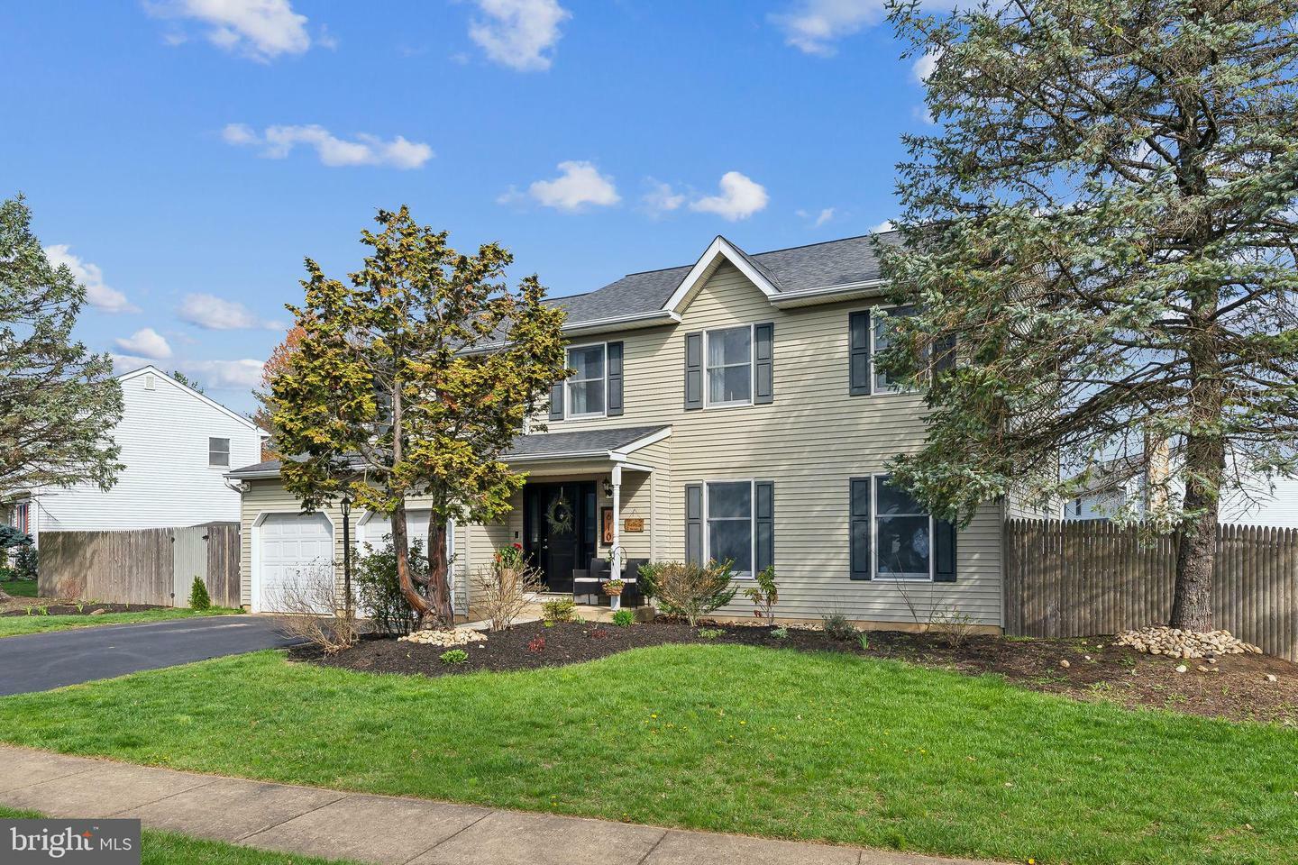 Property Photo: 610 Crescent Street PA 19047