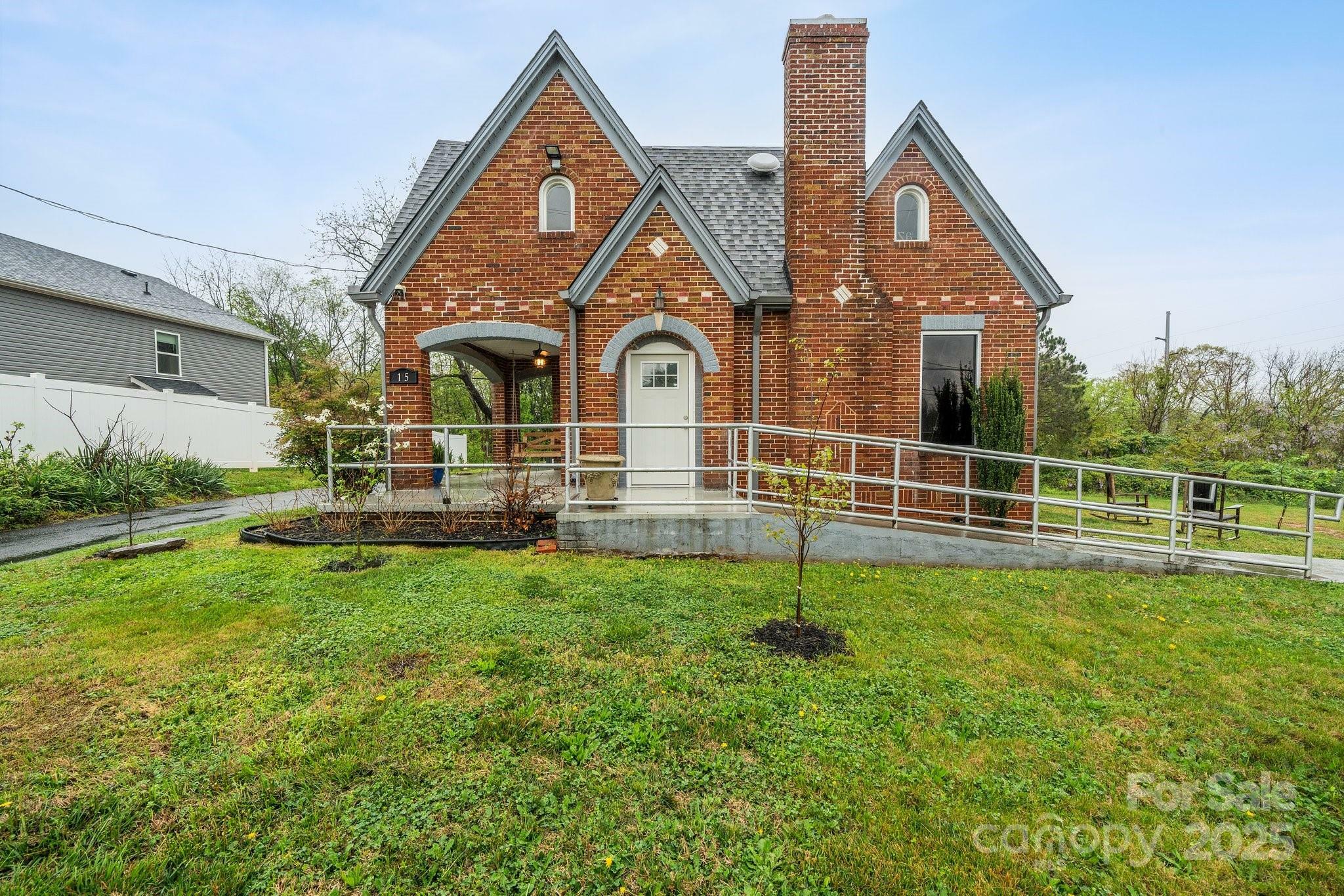 Property Photo: 115 12th Street SW NC 28602