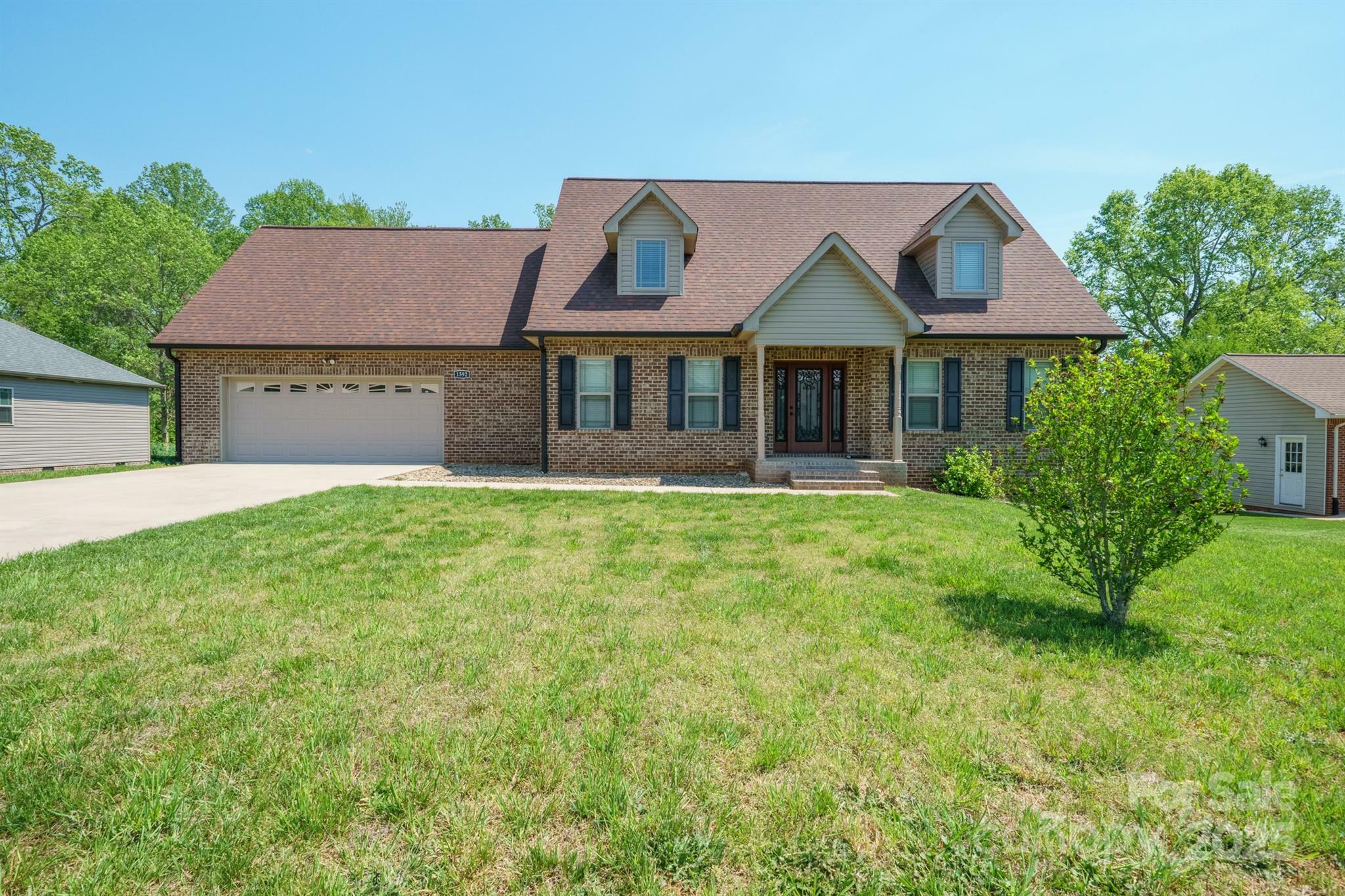 Property Photo:  1592 Farmington Hills Drive  NC 28613 