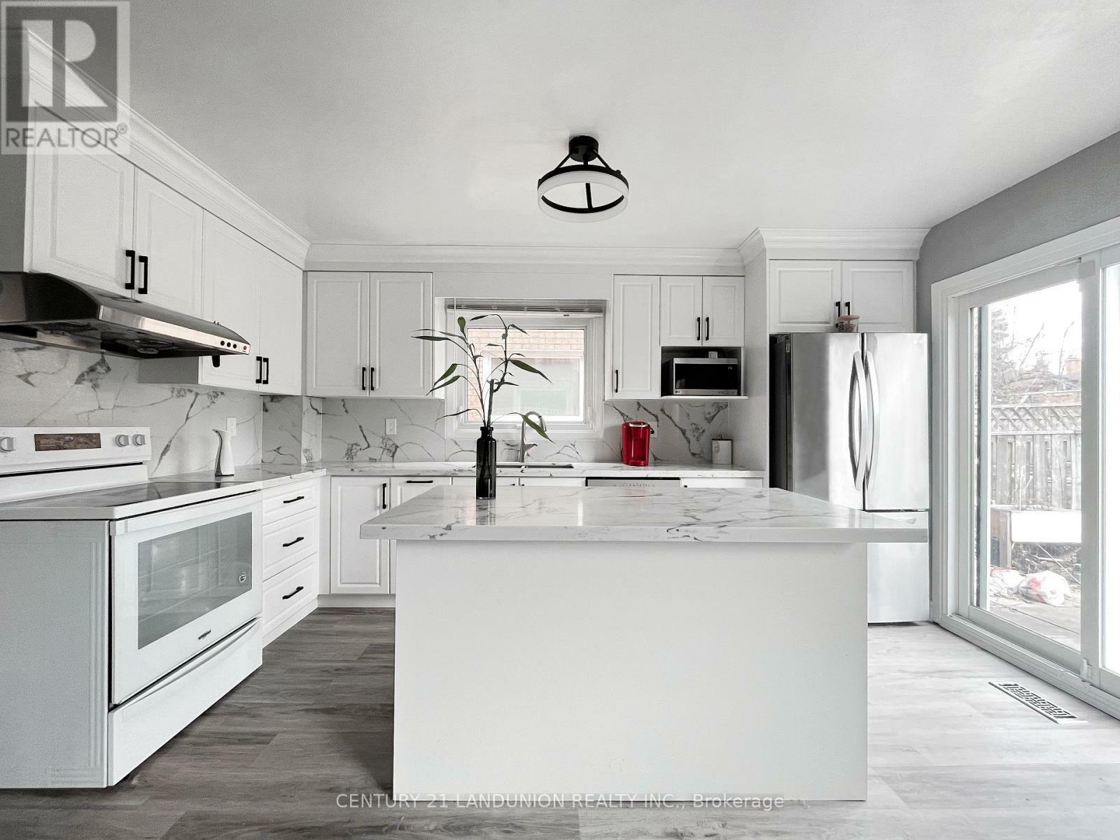 Property Photo: 3333 Hargrove Road ON L5L 4E6