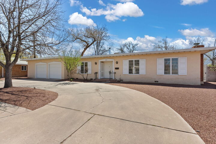 3600 Mackland Avenue NE  Albuquerque NM 87110 photo