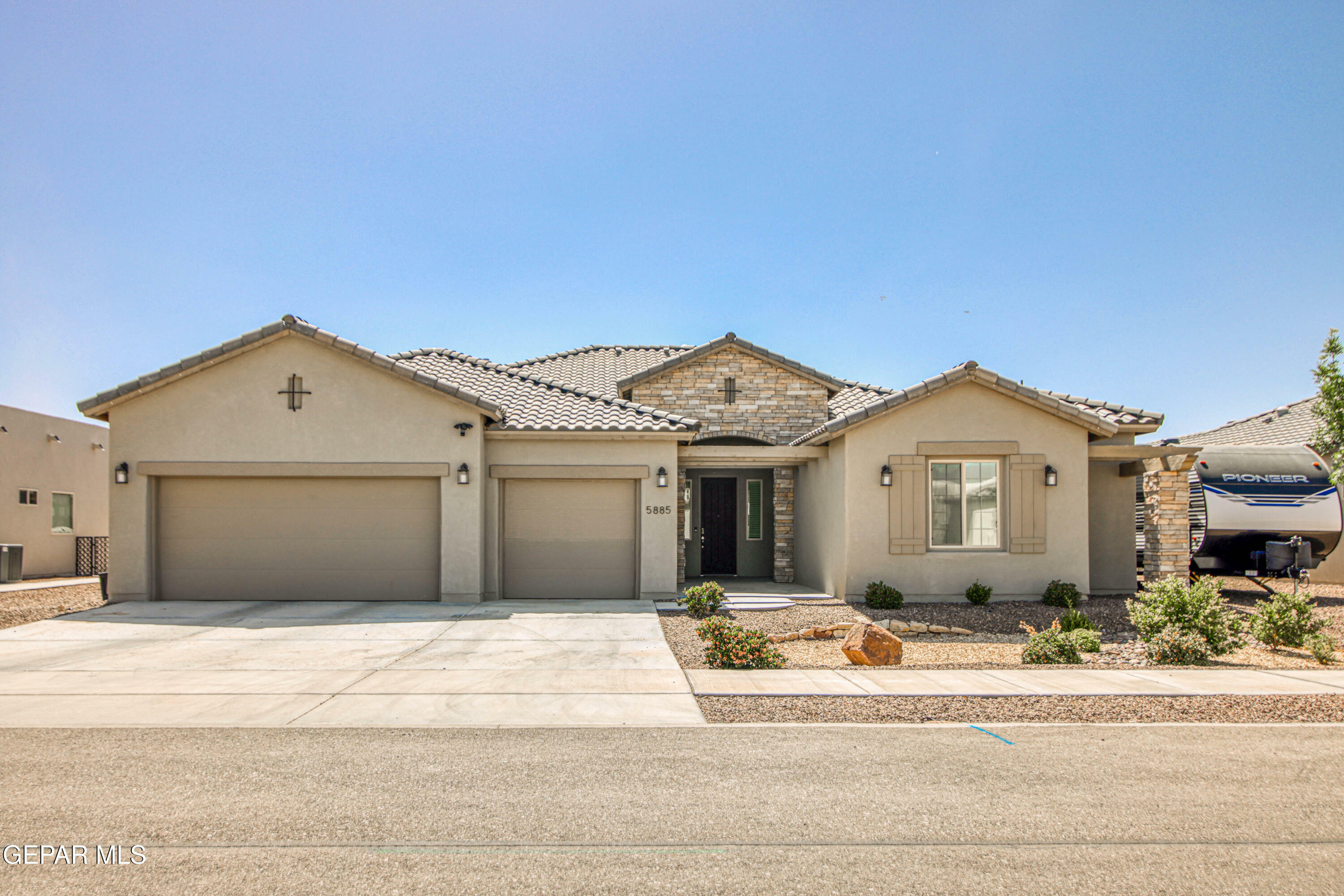 Property Photo: 5885 Valle De Paz Avenue TX 79932