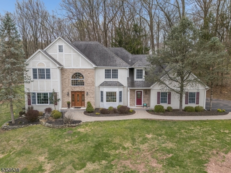 5 Scarlet Oak Road  Raritan Twp. NJ 08822 photo