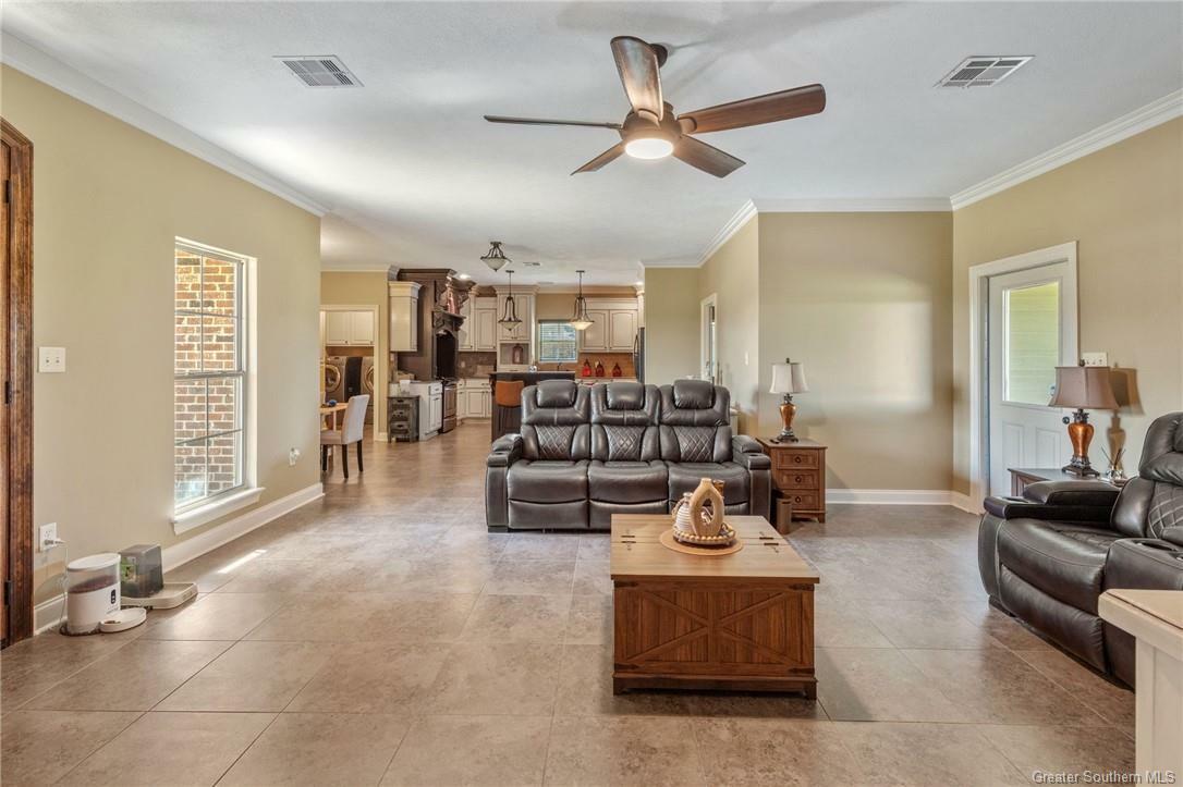 Property Photo: 9202 Dovick Road LA 70607
