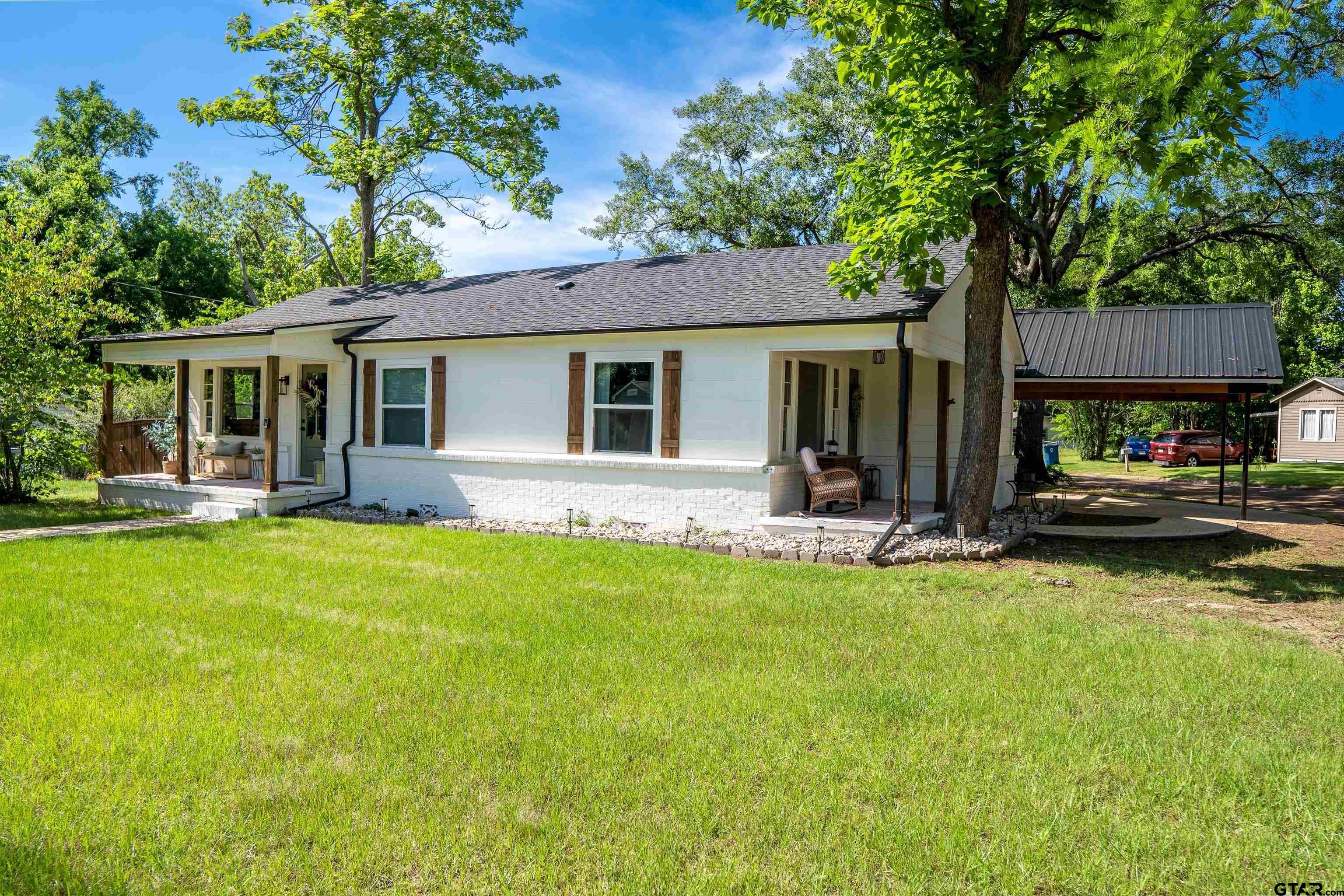 Property Photo: 506 Winn Dr. TX 75494