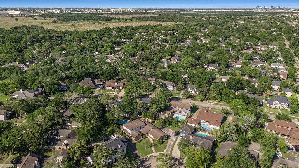 Property Photo: 1019 Willow Vale Drive TX 77586