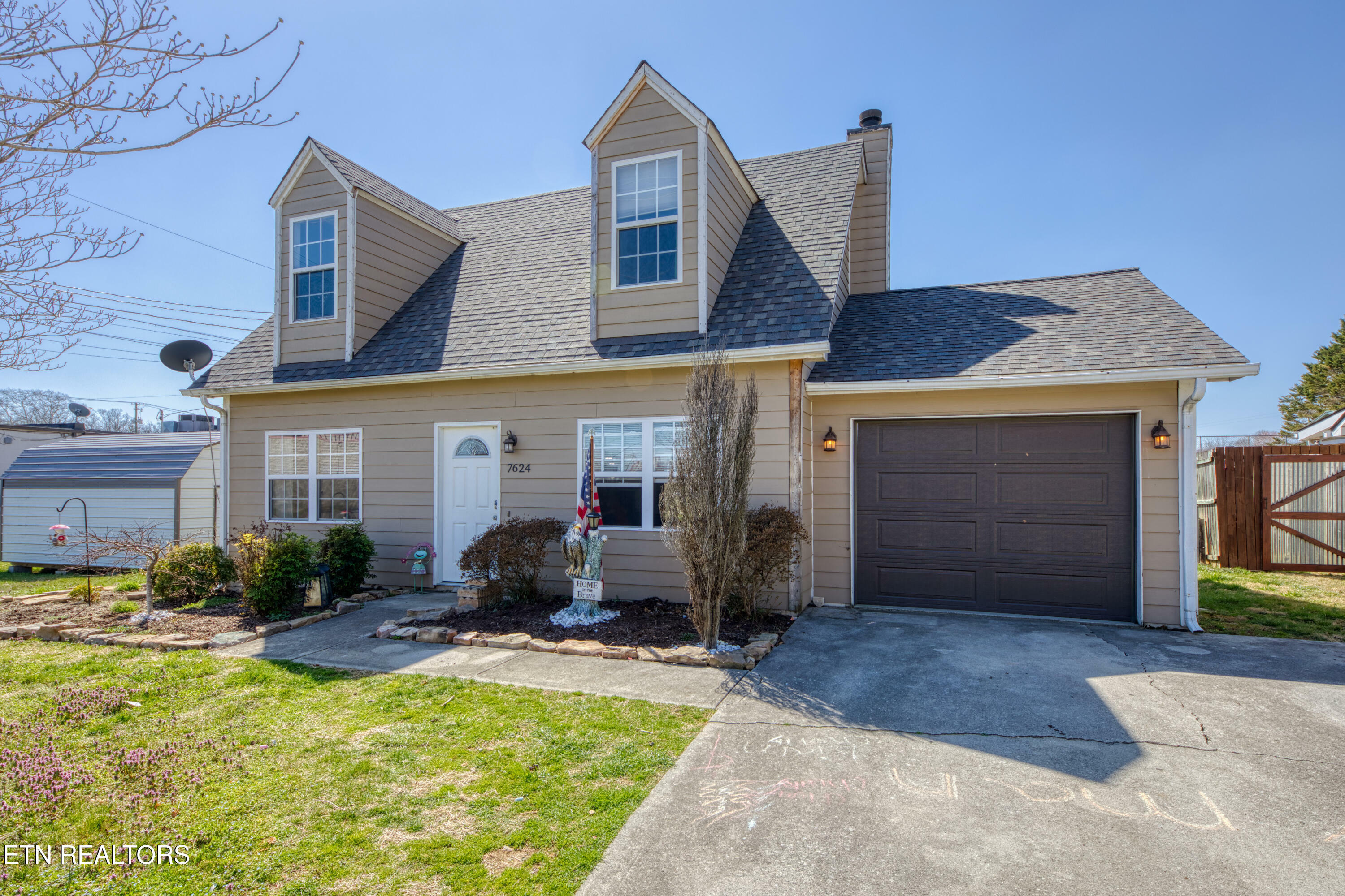 7624 Camden Rd  Powell TN 37849 photo