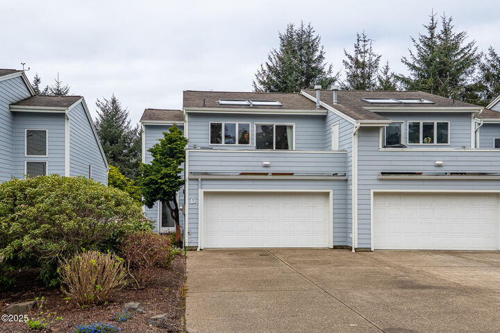 3930 NE Megginson Street D  Newport OR 97365 photo