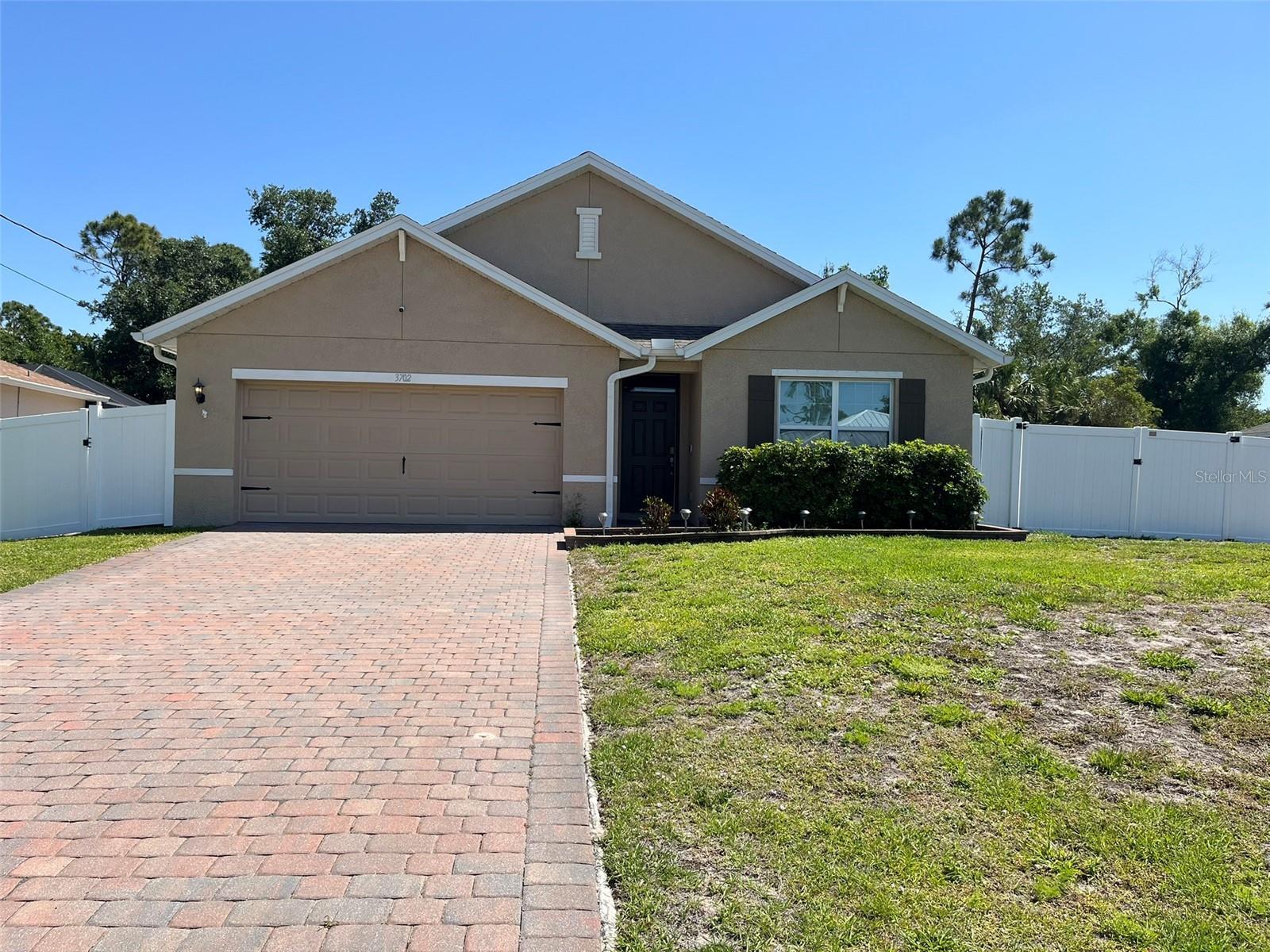 Property Photo: 3702 Lookout Lane FL 34288