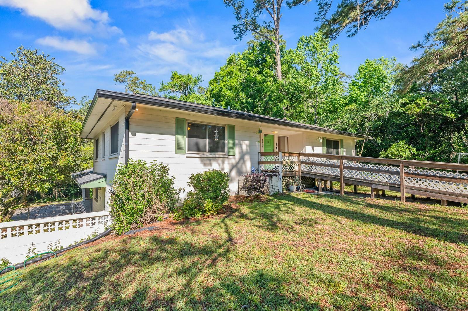 Property Photo: 3904 NW 15th Street FL 32605