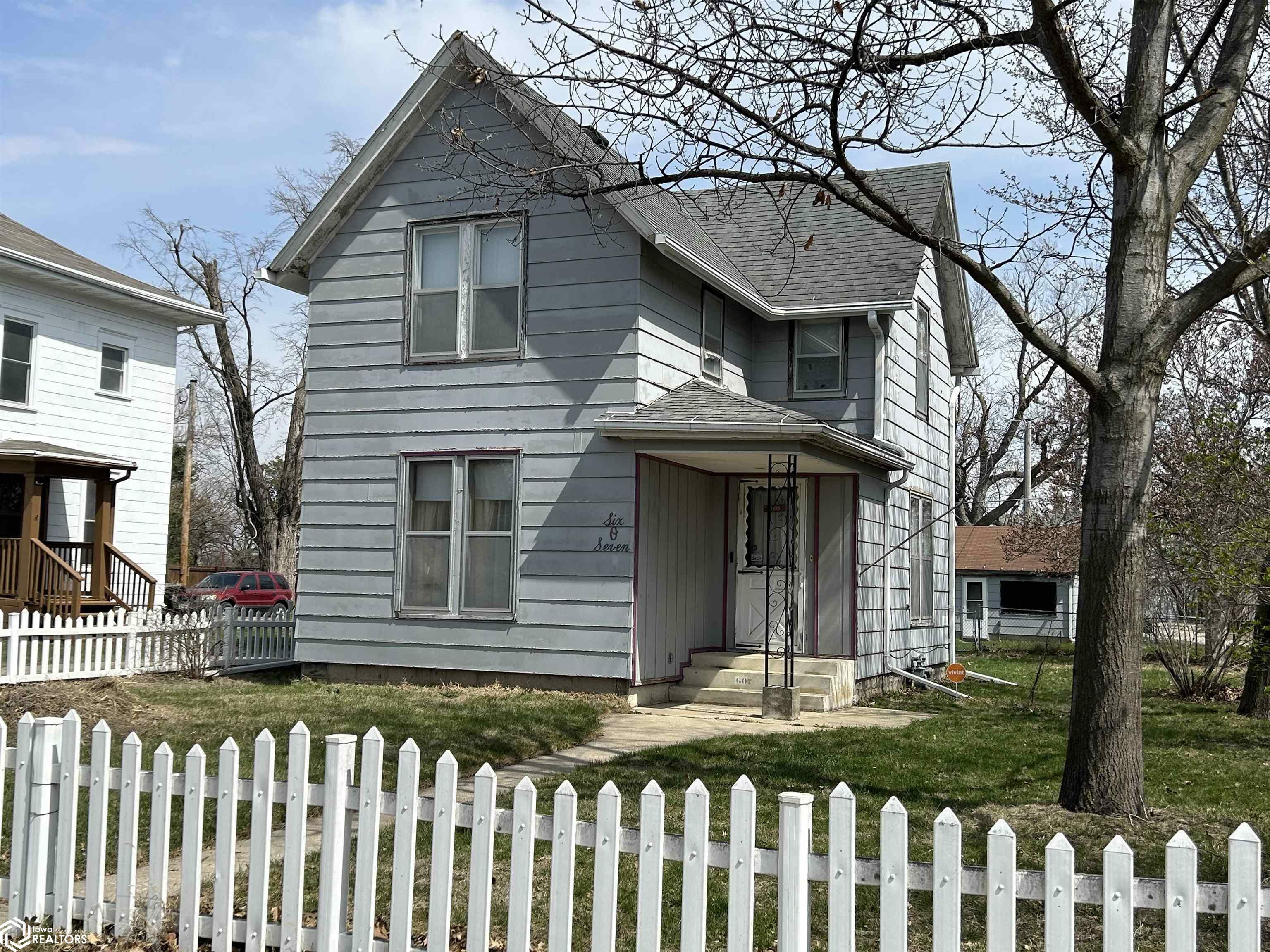 607 N 2nd Avenue  Marshalltown IA 50158 photo