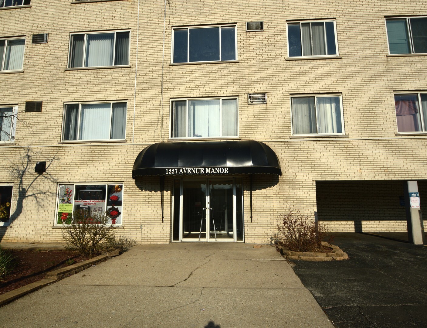 Property Photo: 1227 S Harlem Avenue 511 IL 60402