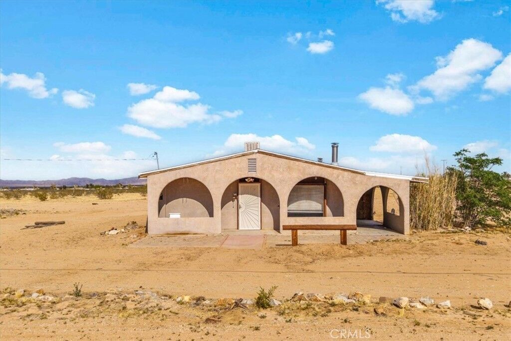 Property Photo:  59724 Stearman Road  CA 92285 