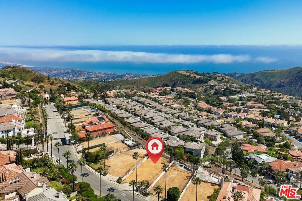 Property Photo: 1630 Chastain CA 90272