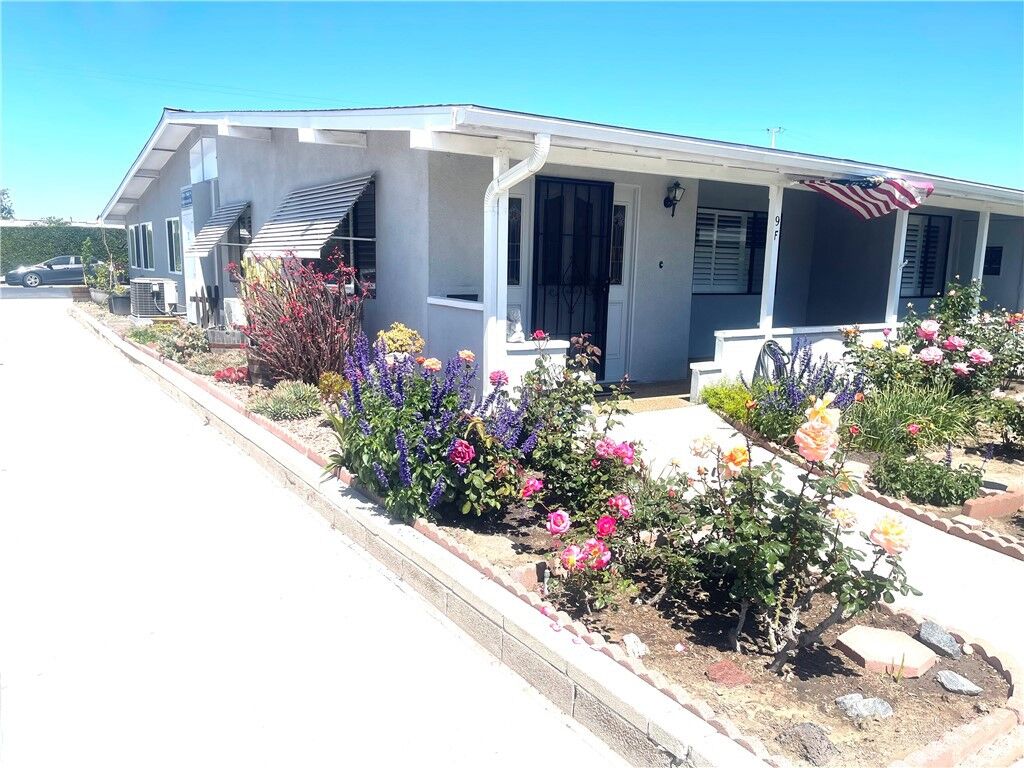 Property Photo:  1660 Monterey Road 2 9F  CA 90740 