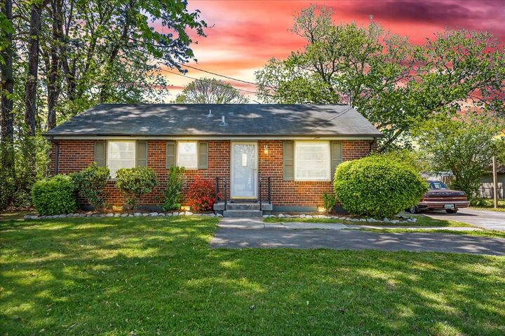 5017 Madeline Dr  Nashville TN 37211 photo