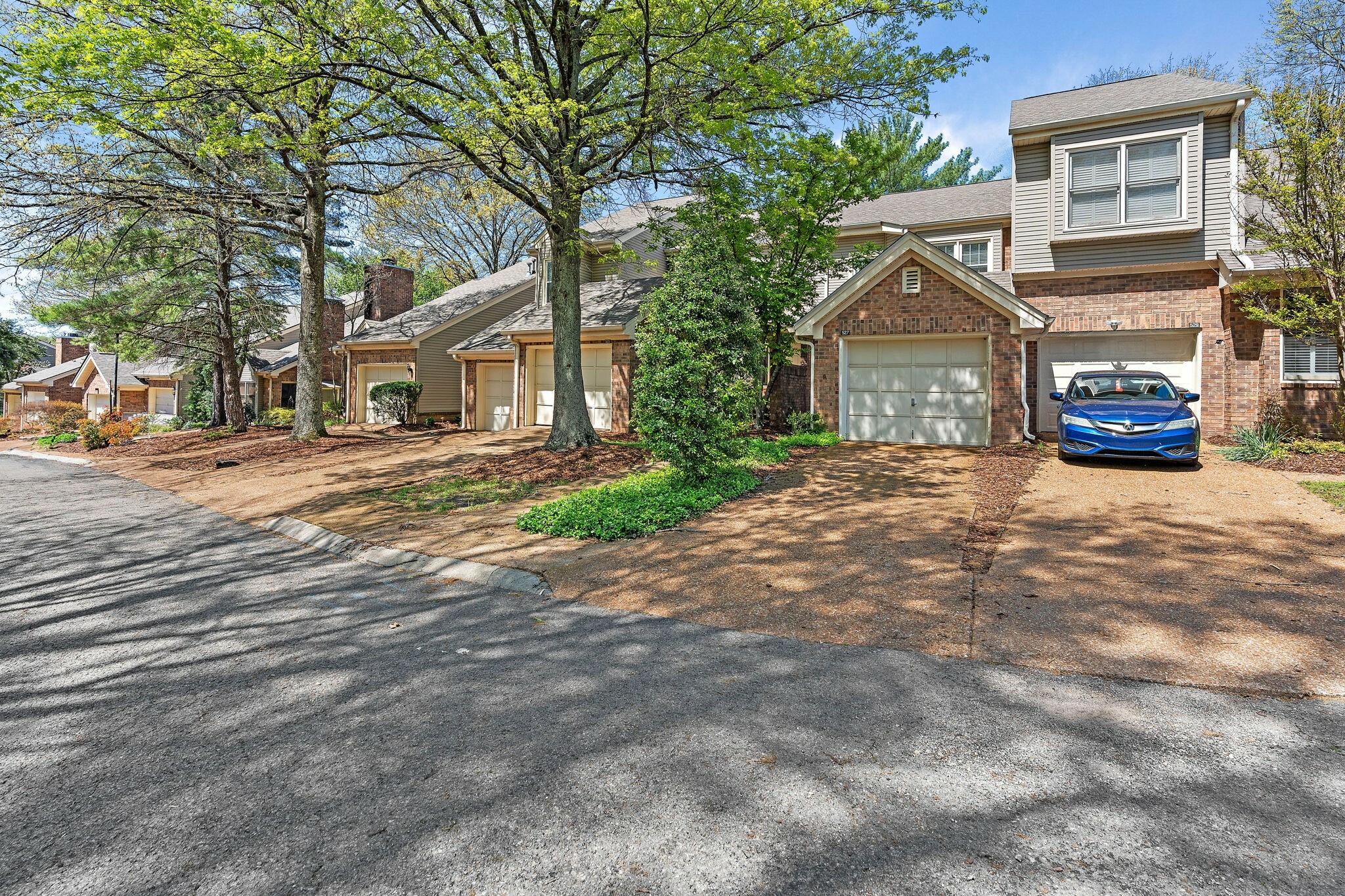 Property Photo: 527 Belair Way TN 37215