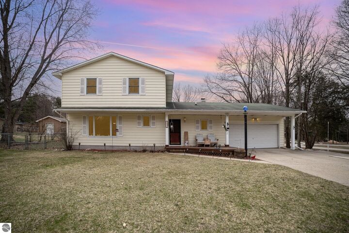 Property Photo:  4631 Cardinal Drive  MI 48858 