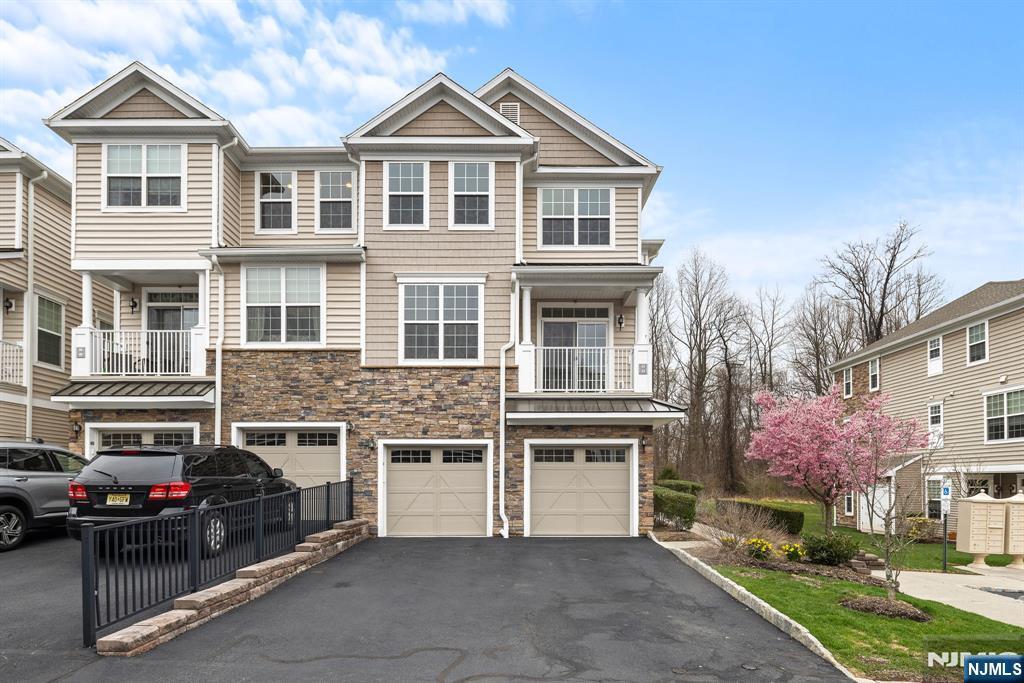 Property Photo:  44 Autumn Way  NJ 07645 