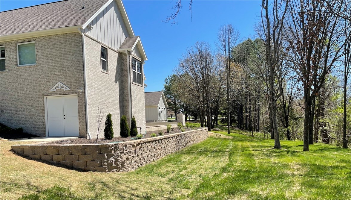 Property Photo: 14302 Rolling Hills Drive AR 72712
