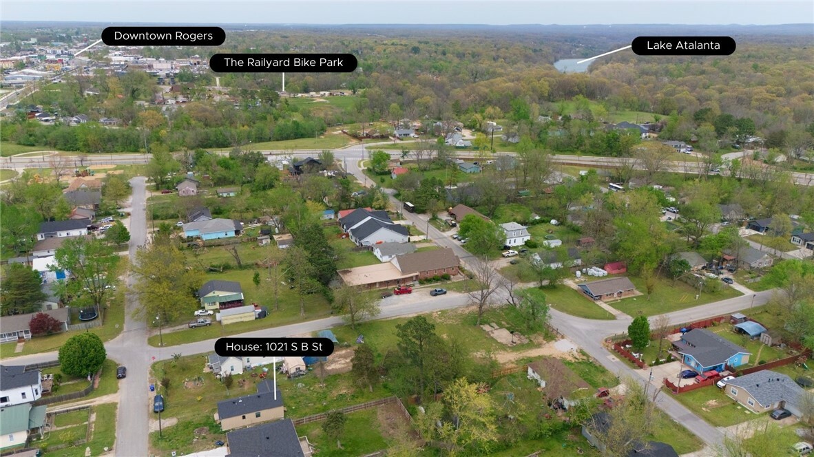 Property Photo: 1021 S B Street AR 72756
